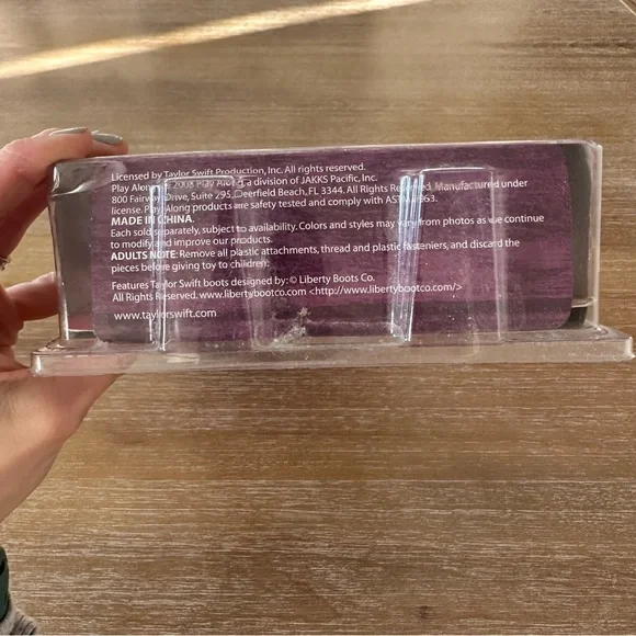 Taylor Swift Sundress Medley Fashion Doll - Picture 7 of 8